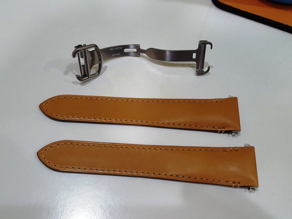 Attaching Cartier Santos leather strap 