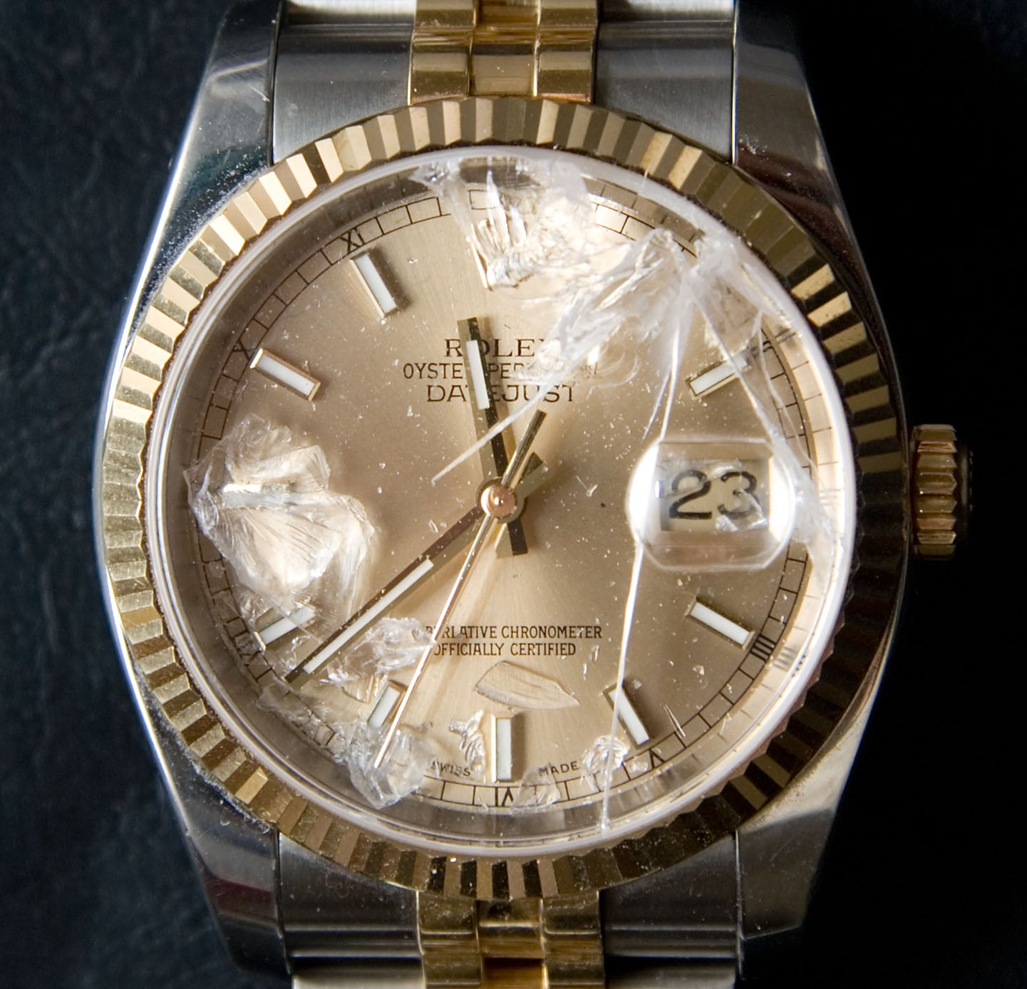 Сломанные наручные часы. Разбитые швейцарские часы. Часы сломались. Rolex разбитые.