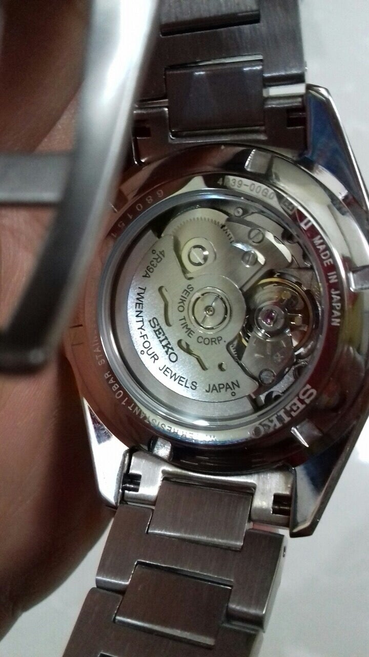 Can anyone tell me if this is a fake seiko ? | WatchUSeek Watch Forums
