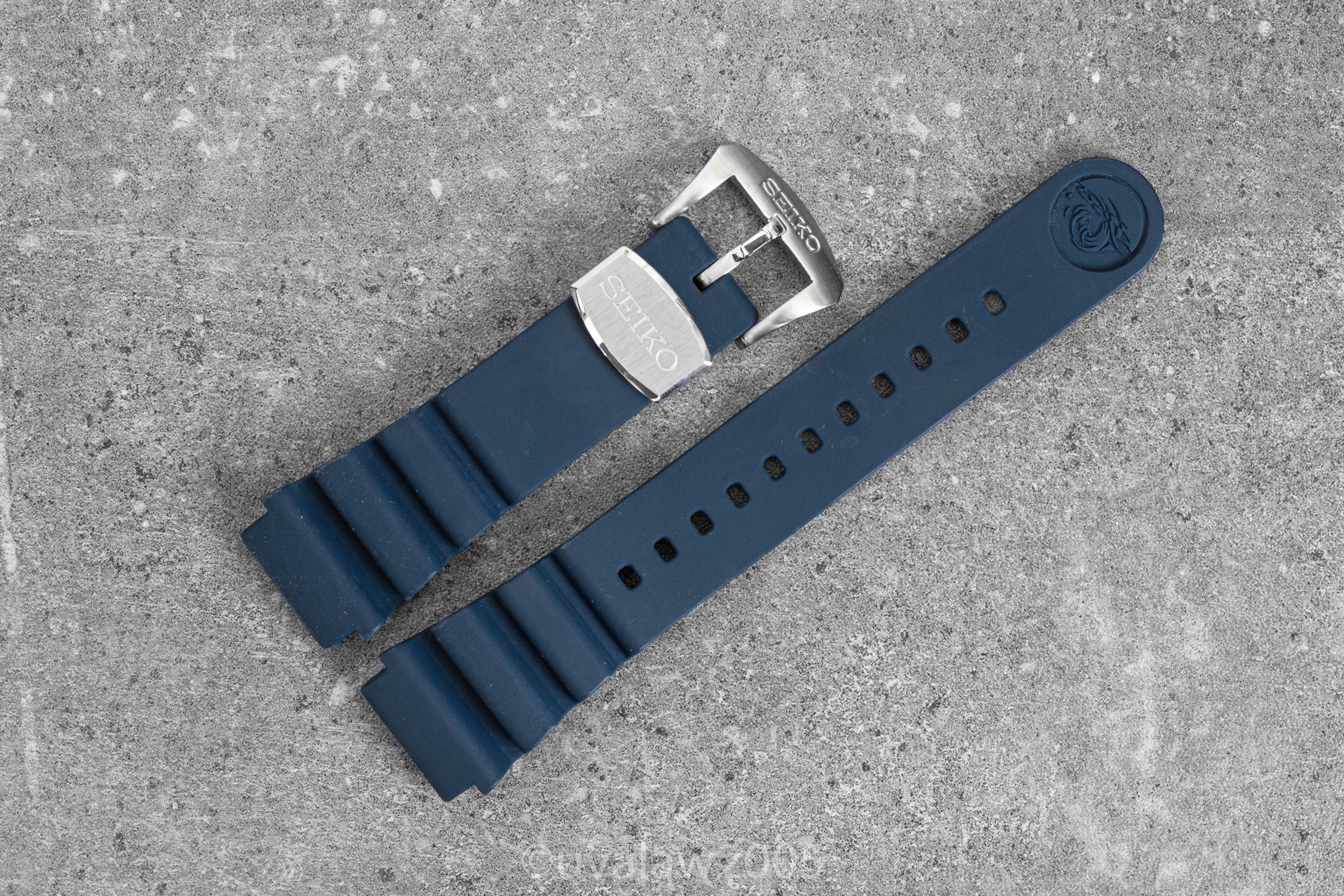 SOLD: 22mm Seiko OEM Blue Rubber Dive Strap For Samurai and SRPA83,  R02Y012J9 | WatchUSeek Watch Forums