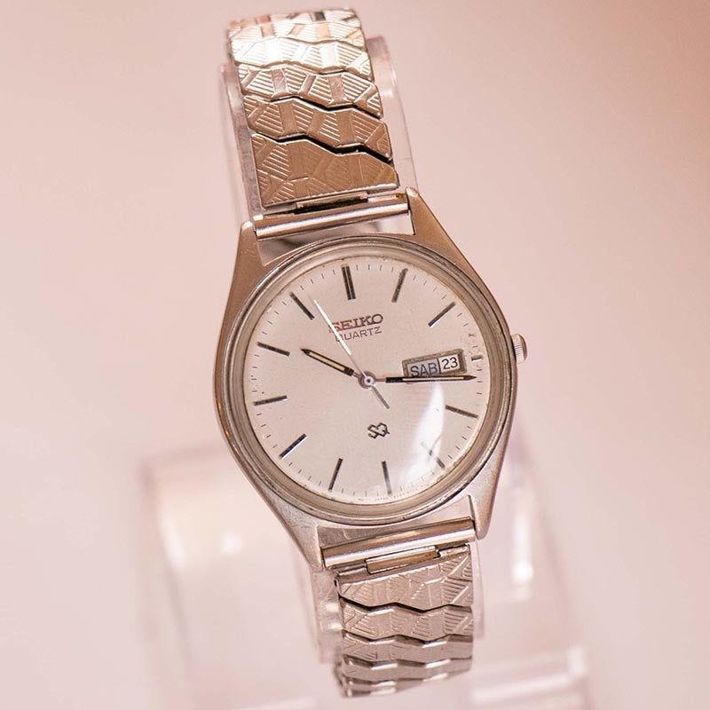 Vintage Seiko 5Y23-8040 A1 Day & Date Quartz Watch | Vintage 90s Seiko  Watch with Two Watch Straps | WatchUSeek Watch Forums