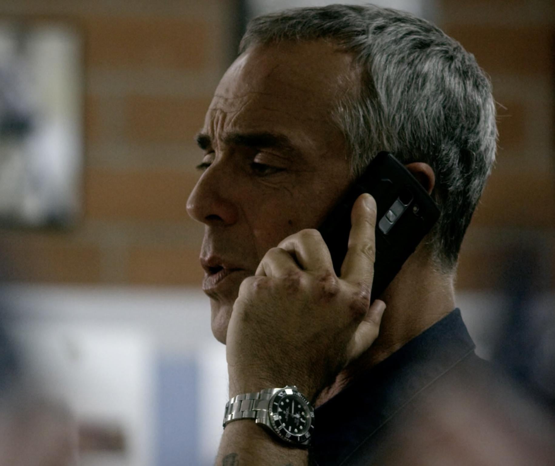 What is Harry Bosch wearing? | Page 2 