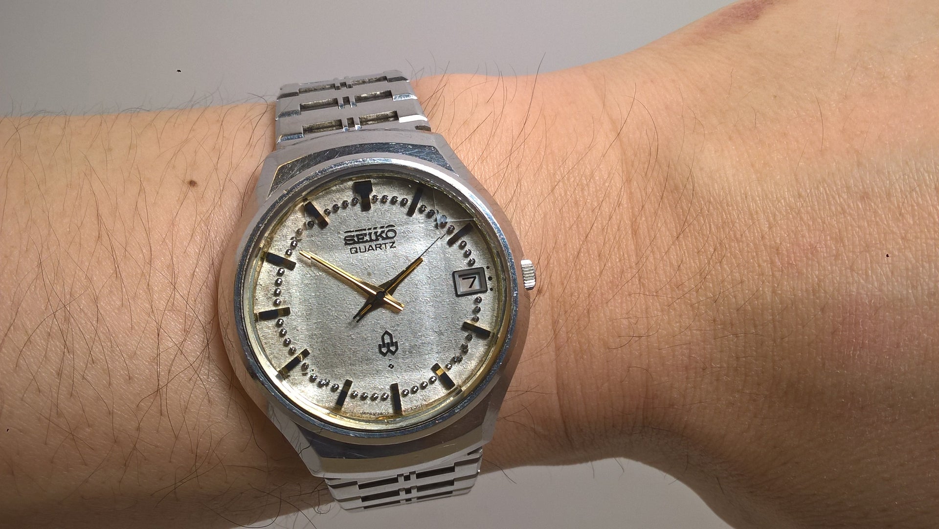 FS eBay: Seiko 38QT 3802-7060 Faceted Crystal Vintage Quartz with Original  Bracelet | WatchUSeek Watch Forums
