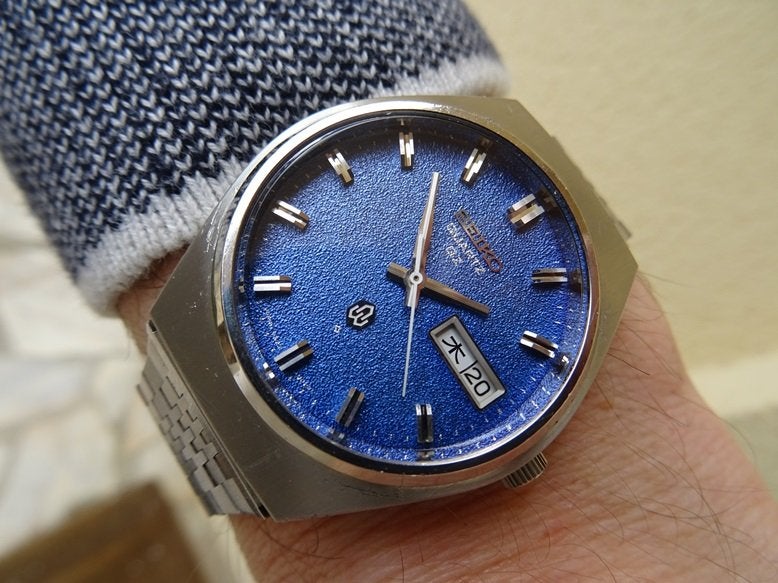Seiko QZ 0923-8020 - Textured blue - November 1974 - JDM [EU