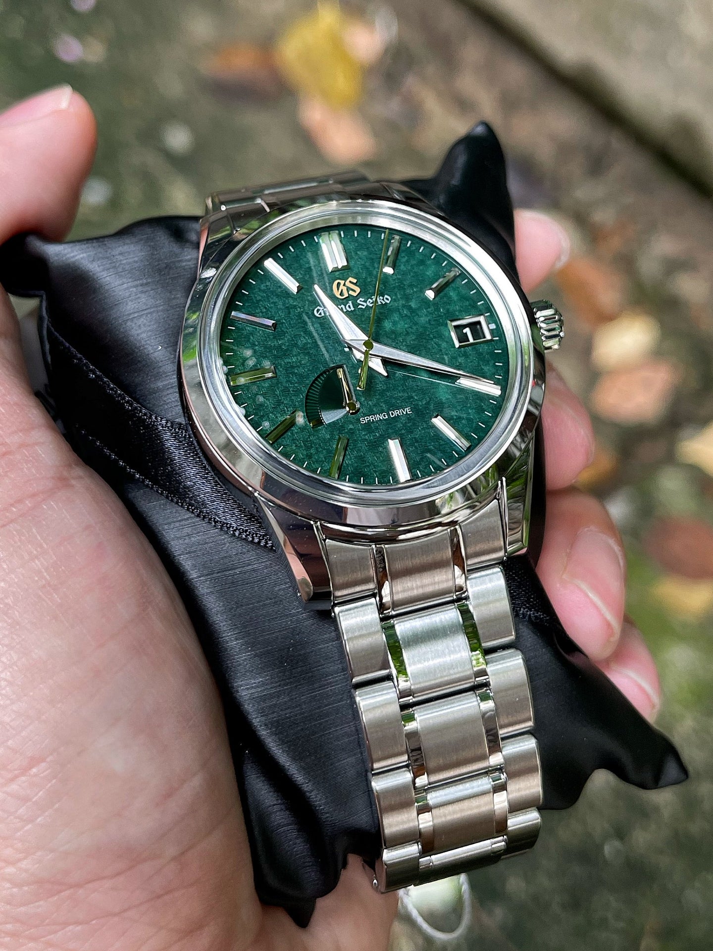 For sale) Grand Seiko Sbga453 - New 100% - Jade Snowflake - Limited for  China Market | WatchUSeek Watch Forums