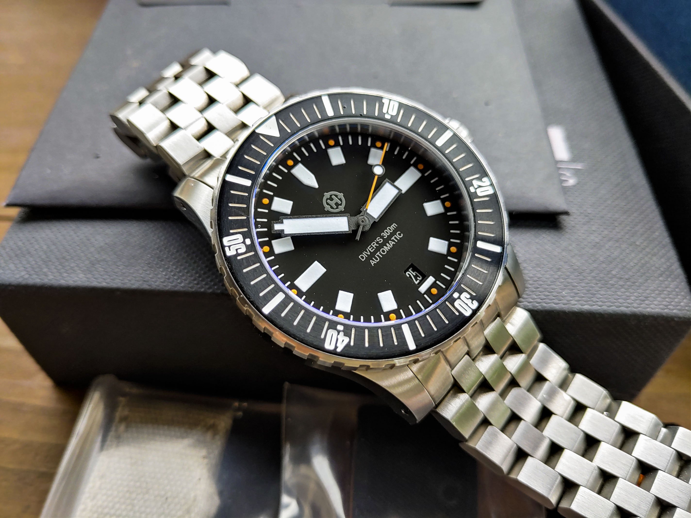 ***SOLD***Helm Vanuatu Automatic "Tactical" Automatic Diver US & Canada***